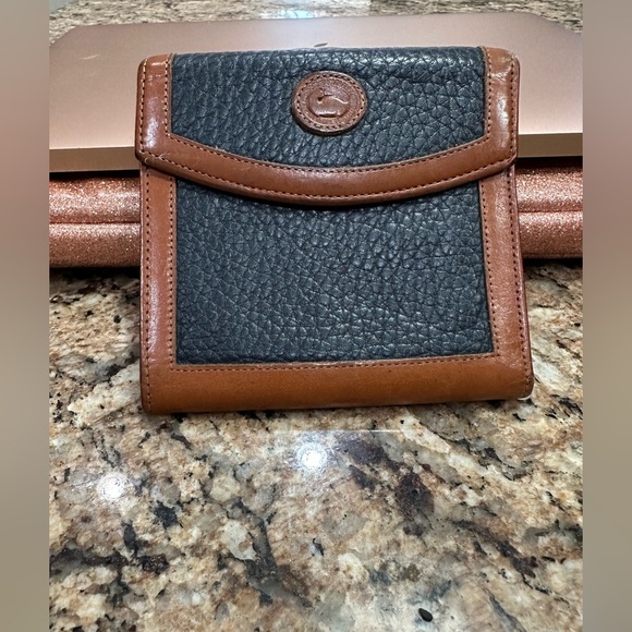 Dooney & Bourke tri fold wallet - Picture 1 of 6